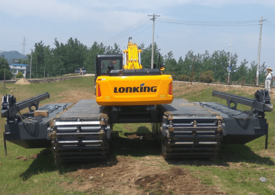 AE400 Floating Amphibious Excavator